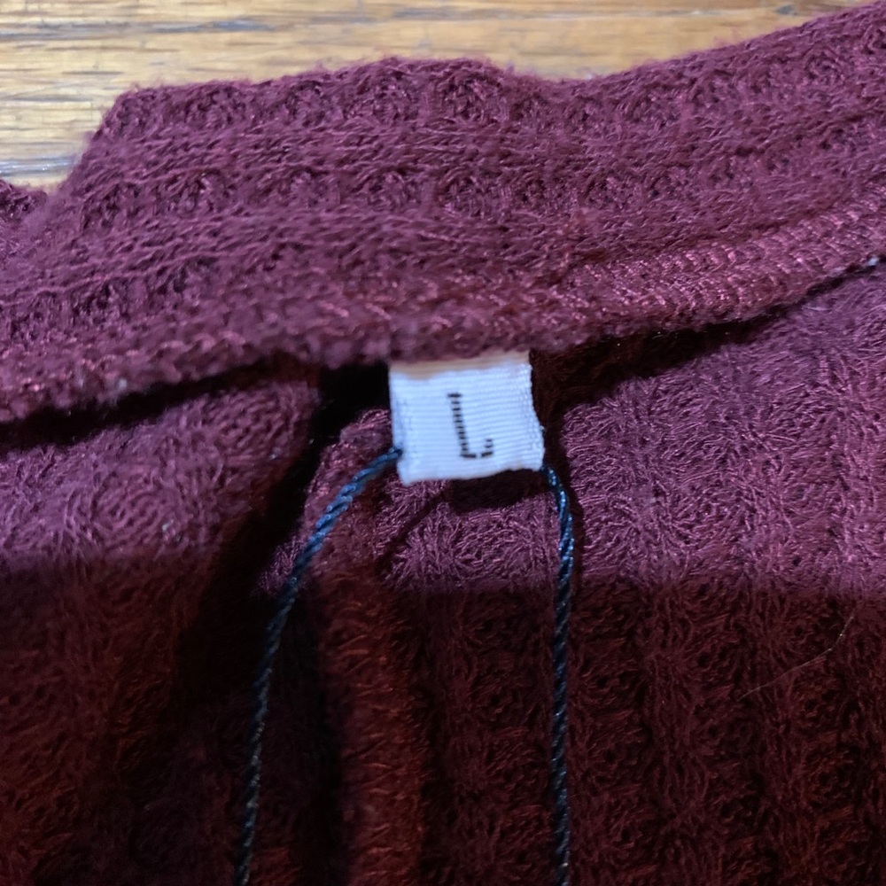 Maroon button Sweater - Picture 3 of 3